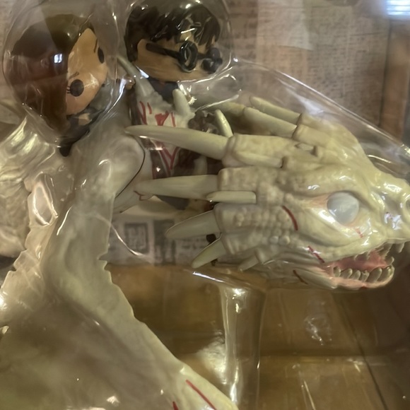 Pop! Rides # 93 Gringott’s Dragon - Picture 4 of 10